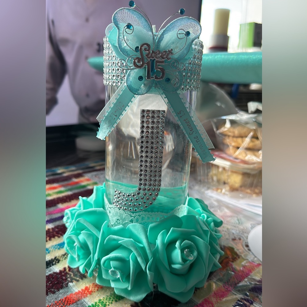 Centerpiece sweet 15, sweet 16, weeding